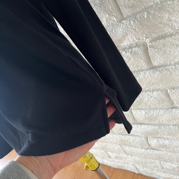 Banana Republic Black V Neck Sweater Size Small - Picture 4 of 6